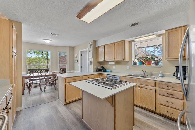 132 Wedgewood Lane, Crestview, FL 32536