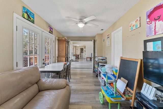 132 Wedgewood Lane, Crestview, FL 32536