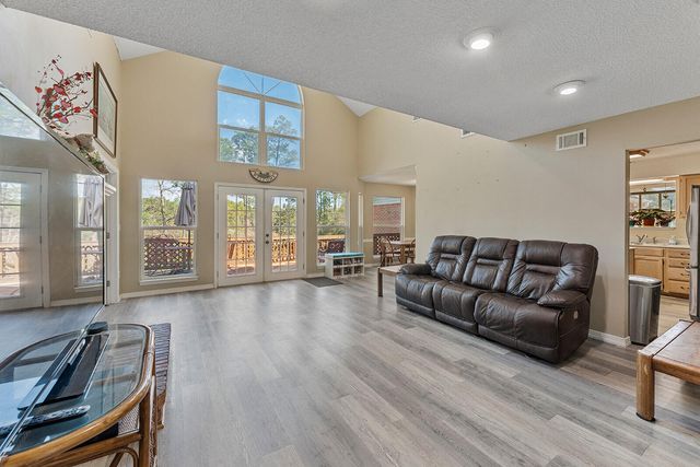 132 Wedgewood Lane, Crestview, FL 32536