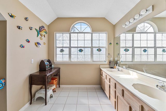 132 Wedgewood Lane, Crestview, FL 32536