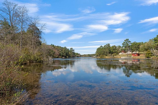 132 Wedgewood Lane, Crestview, FL 32536