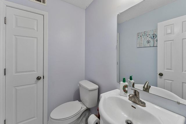 132 Wedgewood Lane, Crestview, FL 32536