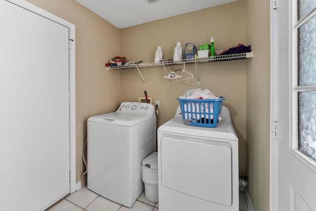 132 Wedgewood Lane, Crestview, FL 32536