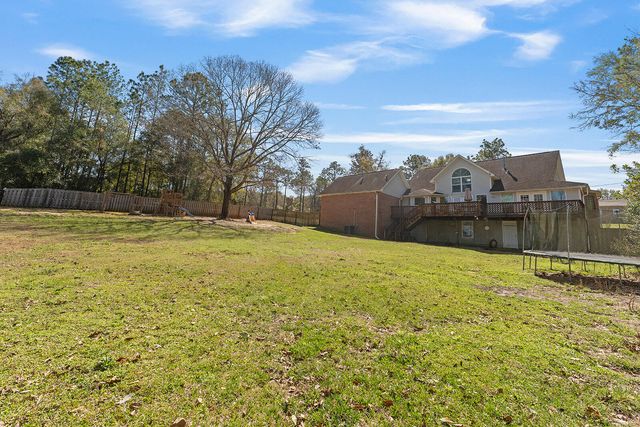 132 Wedgewood Lane, Crestview, FL 32536