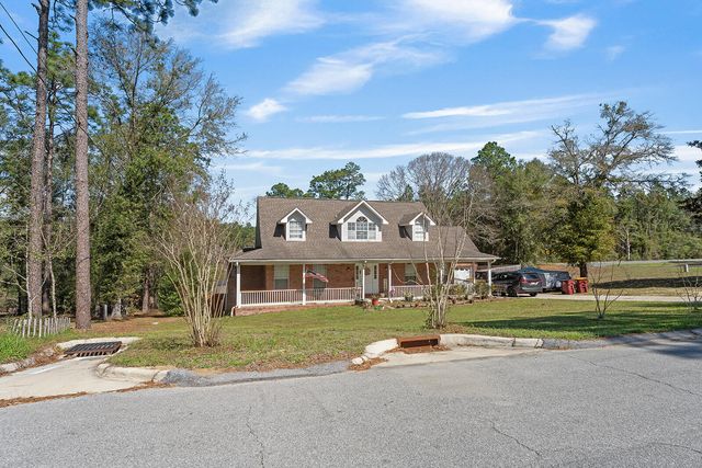 132 Wedgewood Lane, Crestview, FL 32536