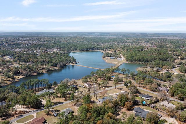 132 Wedgewood Lane, Crestview, FL 32536