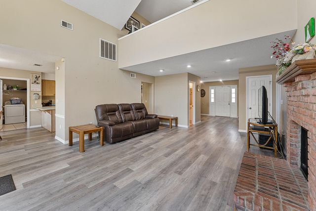 132 Wedgewood Lane, Crestview, FL 32536