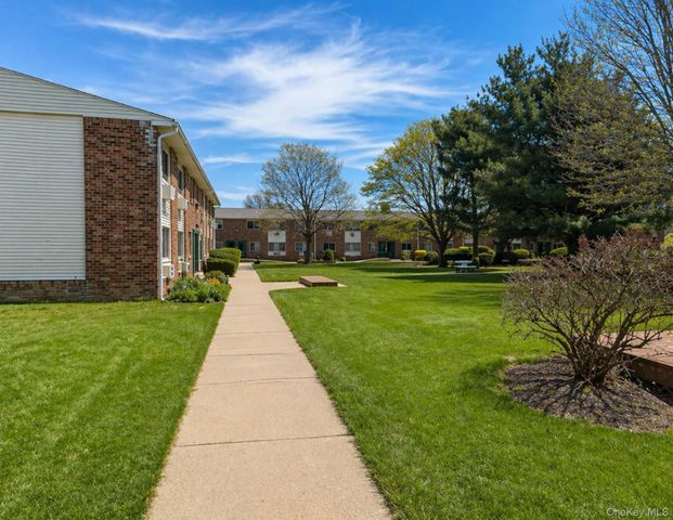 2453 D Union Boulevard 4A, Islip, NY 11751