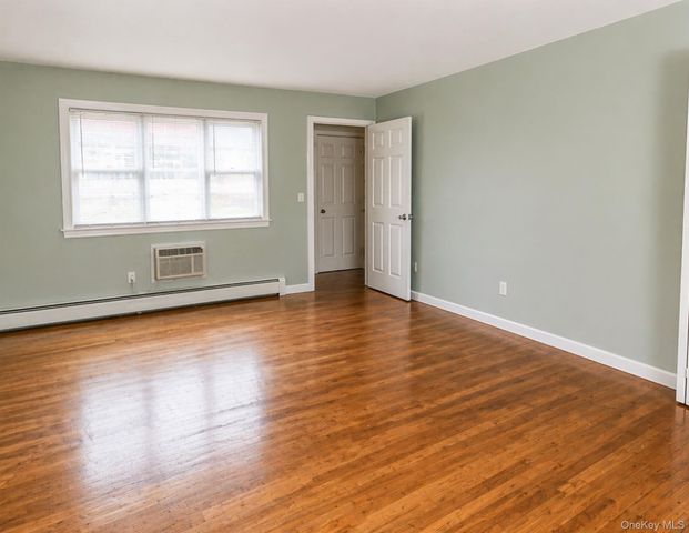 2453 D Union Boulevard 4A, Islip, NY 11751