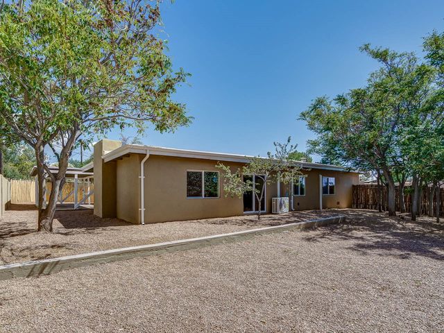 1727 Callejon Emilia, Santa Fe, NM 87501