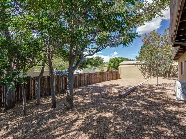 1727 Callejon Emilia, Santa Fe, NM 87501