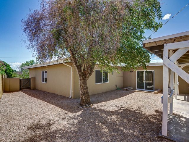 1727 Callejon Emilia, Santa Fe, NM 87501