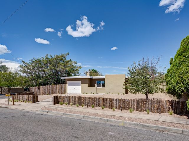 1727 Callejon Emilia, Santa Fe, NM 87501