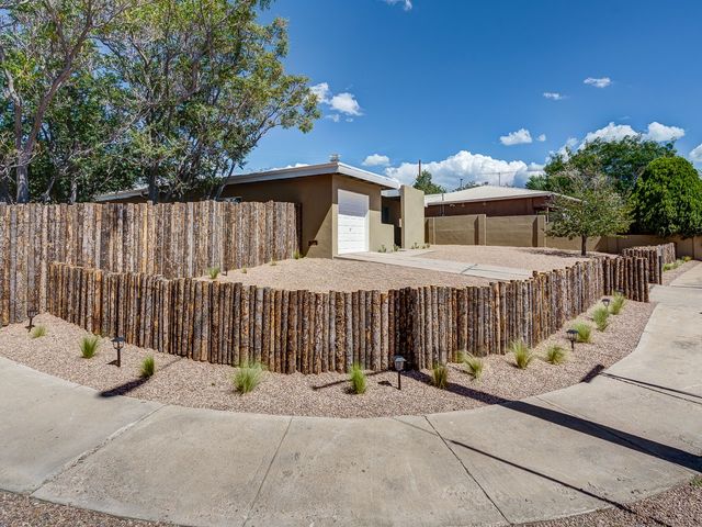 1727 Callejon Emilia, Santa Fe, NM 87501