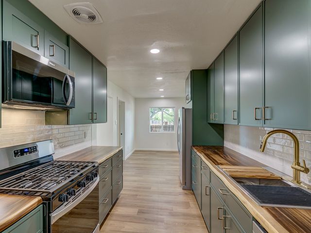 1727 Callejon Emilia, Santa Fe, NM 87501