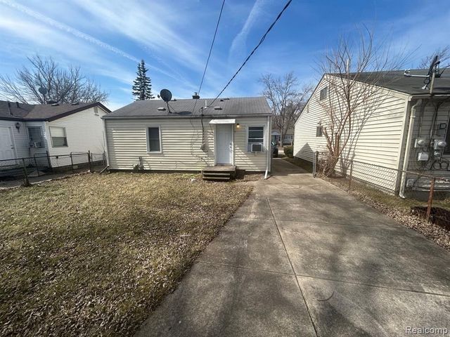 21076 Atlantic Avenue, Warren, MI 48091