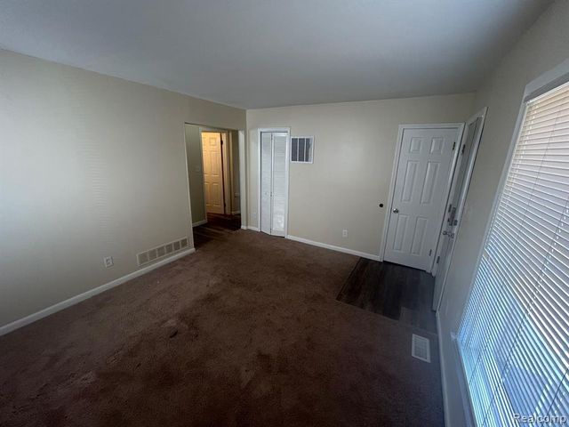 21076 Atlantic Avenue, Warren, MI 48091