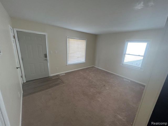 21076 Atlantic Avenue, Warren, MI 48091