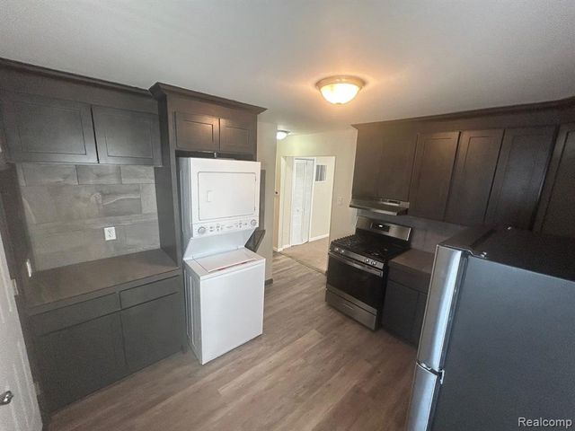 21076 Atlantic Avenue, Warren, MI 48091
