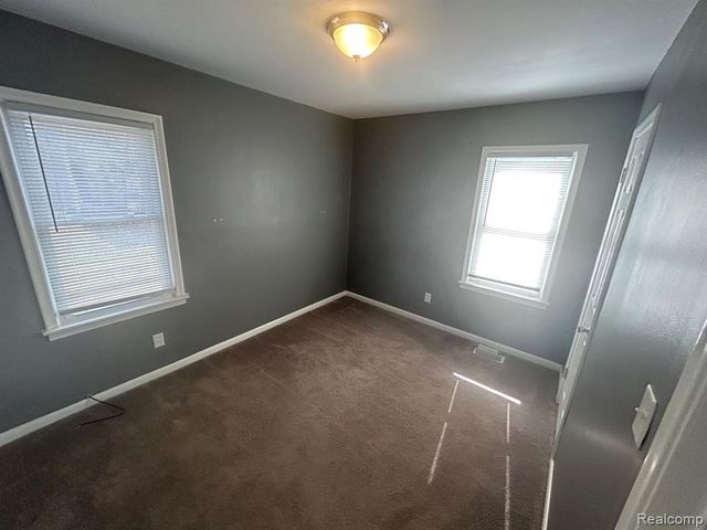 21076 Atlantic Avenue, Warren, MI 48091