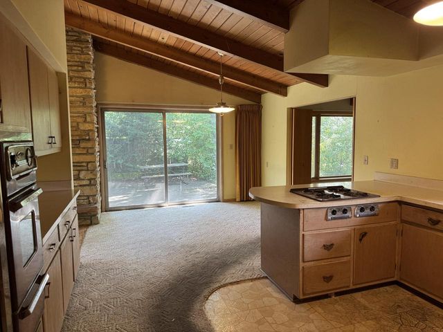 10117 N Greenview DRIVE, Mequon, WI 53092