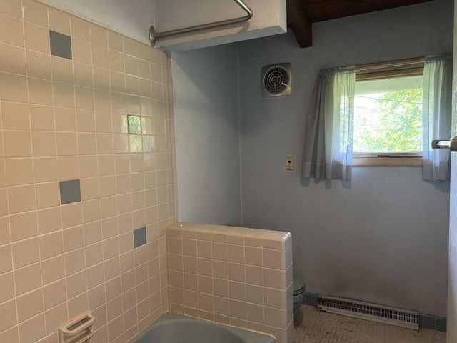10117 N Greenview DRIVE, Mequon, WI 53092