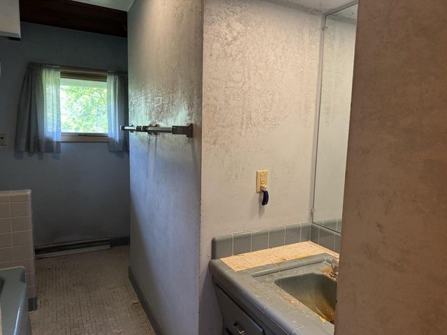 10117 N Greenview DRIVE, Mequon, WI 53092