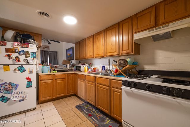 6638 E CHEERY LYNN Road, Scottsdale, AZ 85251