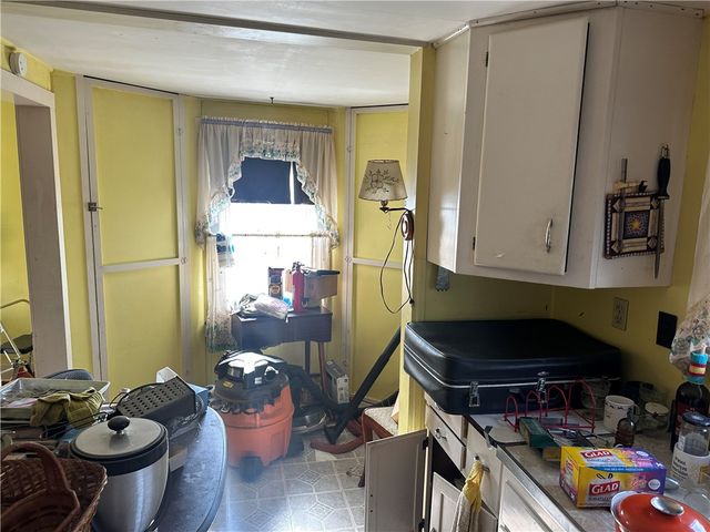 869 E Hill Dr, New Kensington, PA 15068