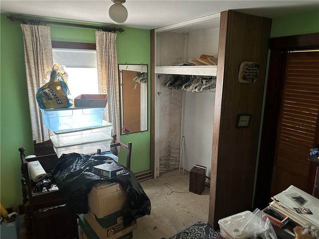 869 E Hill Dr, New Kensington, PA 15068