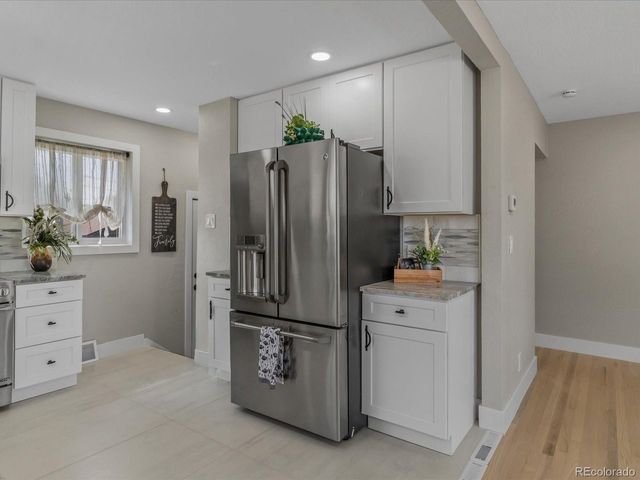 7296 Avrum Dr, Denver, CO 80221