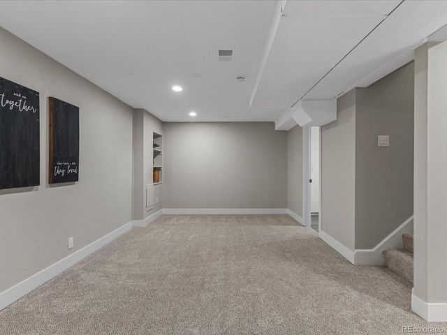 7296 Avrum Dr, Denver, CO 80221