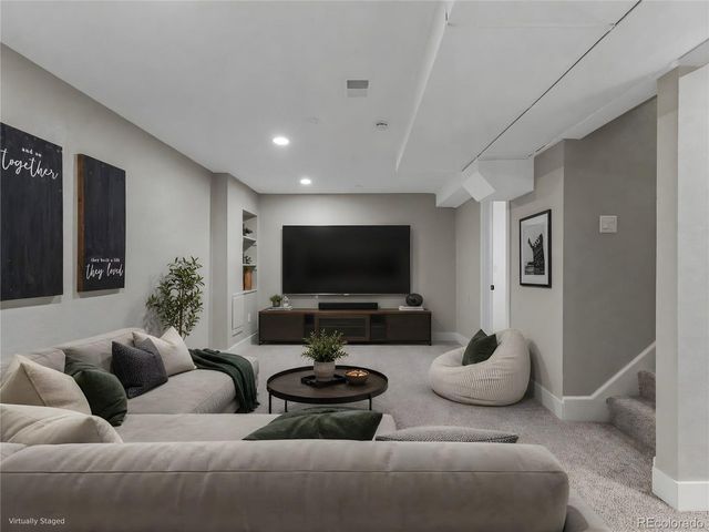 7296 Avrum Dr, Denver, CO 80221