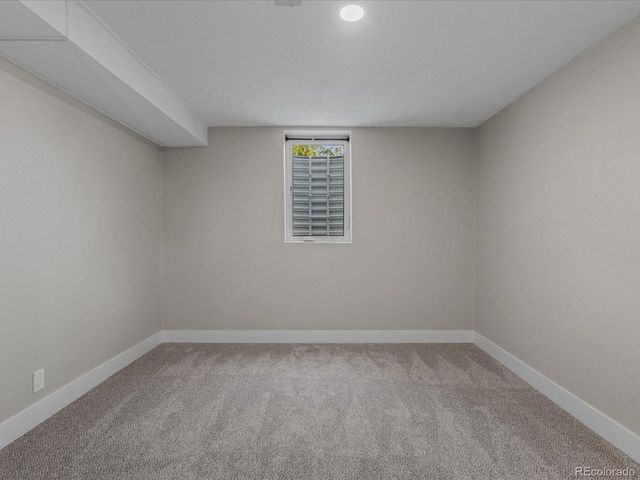 7296 Avrum Dr, Denver, CO 80221