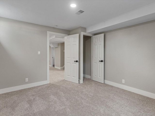 7296 Avrum Dr, Denver, CO 80221