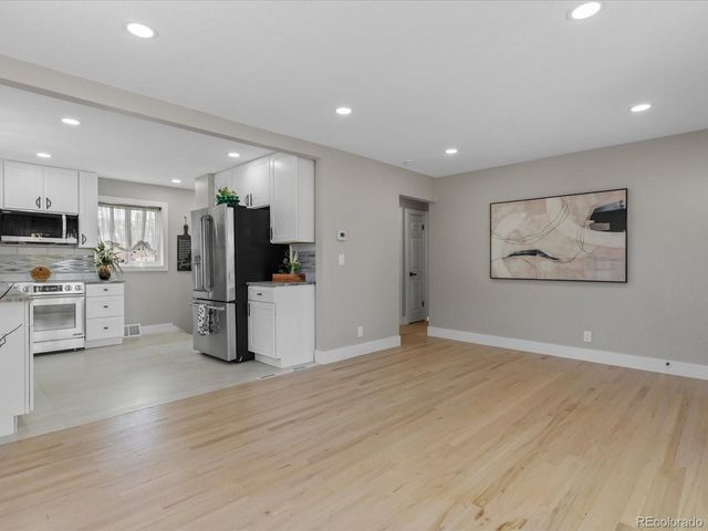 7296 Avrum Dr, Denver, CO 80221