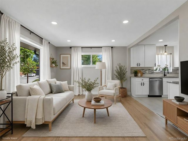 7296 Avrum Dr, Denver, CO 80221