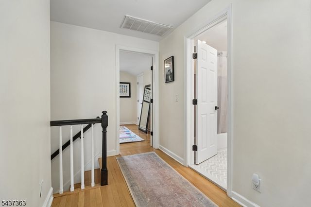 28 CANTERBURY LANE, Millburn Twp., NJ 07078