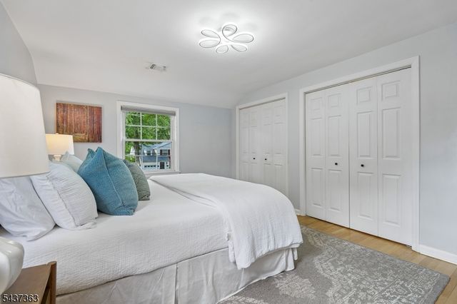 28 CANTERBURY LANE, Millburn Twp., NJ 07078