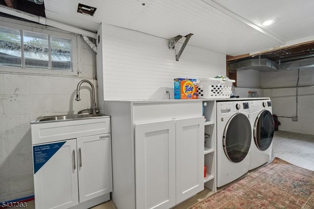 28 CANTERBURY LANE, Millburn Twp., NJ 07078