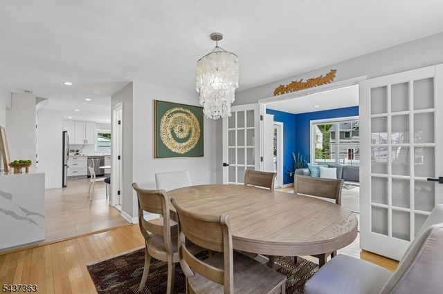 28 CANTERBURY LANE, Millburn Twp., NJ 07078