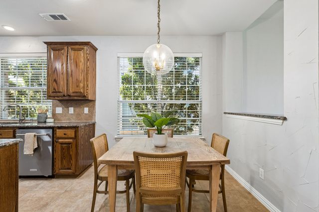 8728 Dayton Drive, Lantana, TX 76226