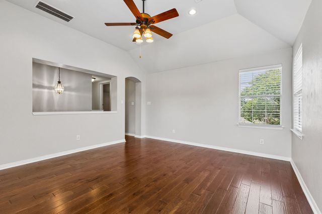 8728 Dayton Drive, Lantana, TX 76226