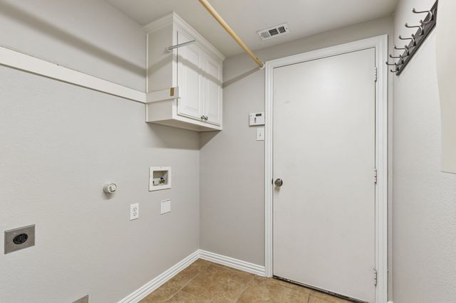 8728 Dayton Drive, Lantana, TX 76226