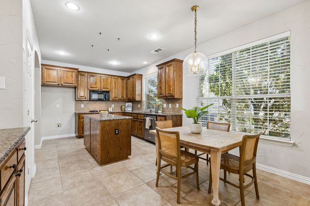 8728 Dayton Drive, Lantana, TX 76226