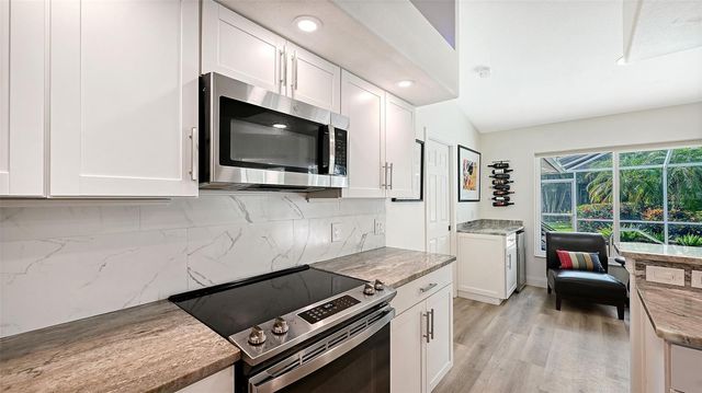 5220 SUNNYDALE CIRCLE S, Sarasota, FL 34233