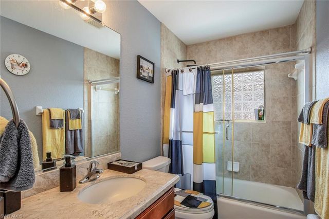 1915 NE 23rd AVE, Cape Coral, FL 33909