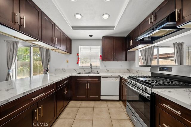 2654 Regal Court, Lancaster, CA 93535