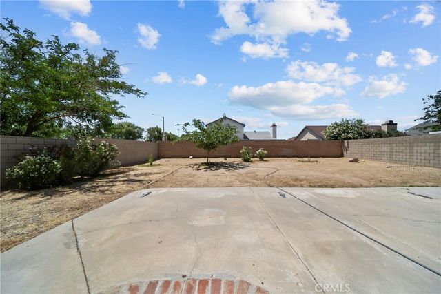 2654 Regal Court, Lancaster, CA 93535