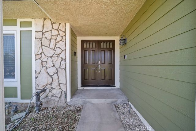 2654 Regal Court, Lancaster, CA 93535